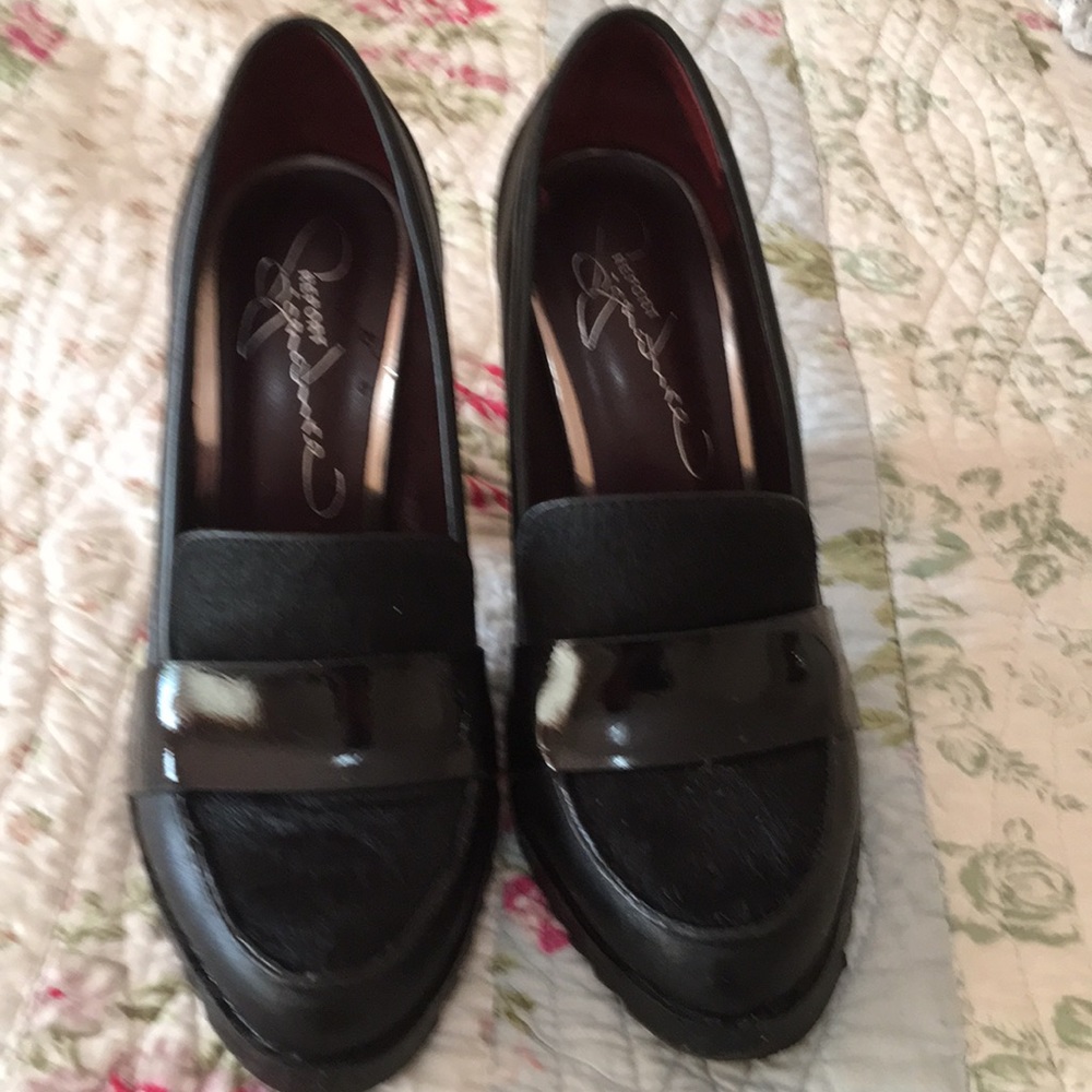 Shoes,size 7 1/2.